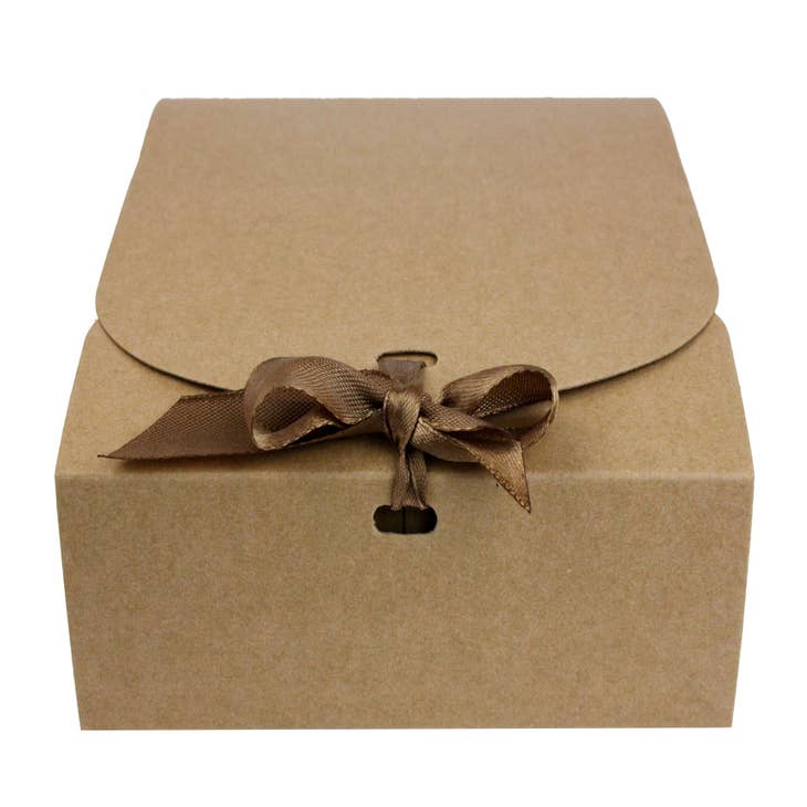 Confezione da 12 scatole regalo quadrate, nastro marrone con fiocco in  scatola kraft all'ingrosso per il tuo negozio - Faire Italia