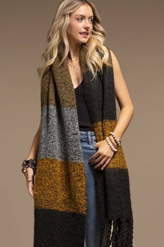 MULTI NOIR Écharpe oblongue à larges rayures en peluche en vente sur Faire2