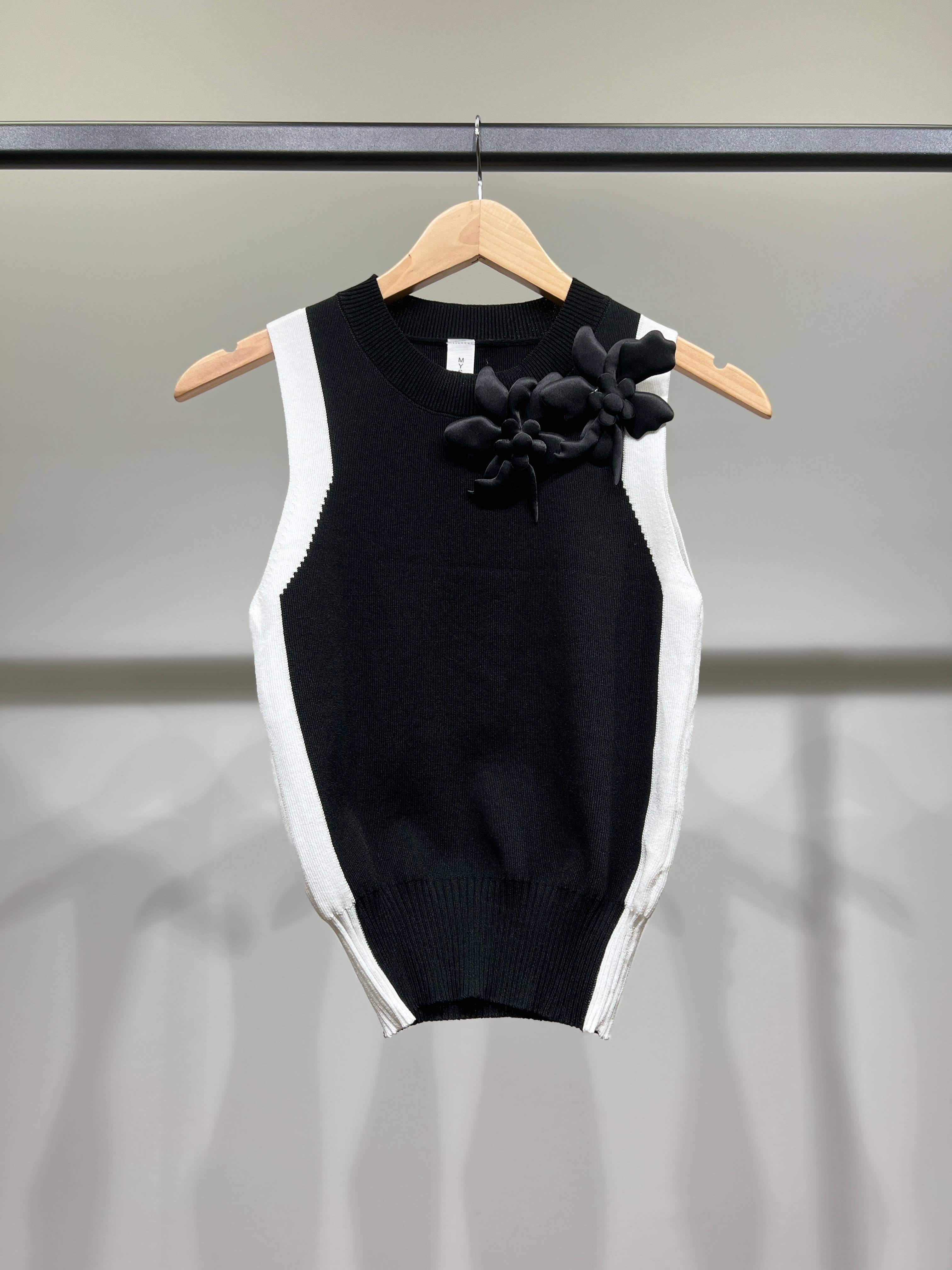 Sort Ribbet tofarvet tanktop med elastisk talje og dekorativ blomst for engroshandel på Faire5