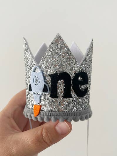 Couronne à paillettes extra-atmosphérique pour la vente par Nash and Willow