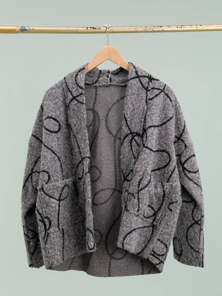 Embroidered pattern jacket 23244 100% polyester for wholesale by la maison des fibres naturelles