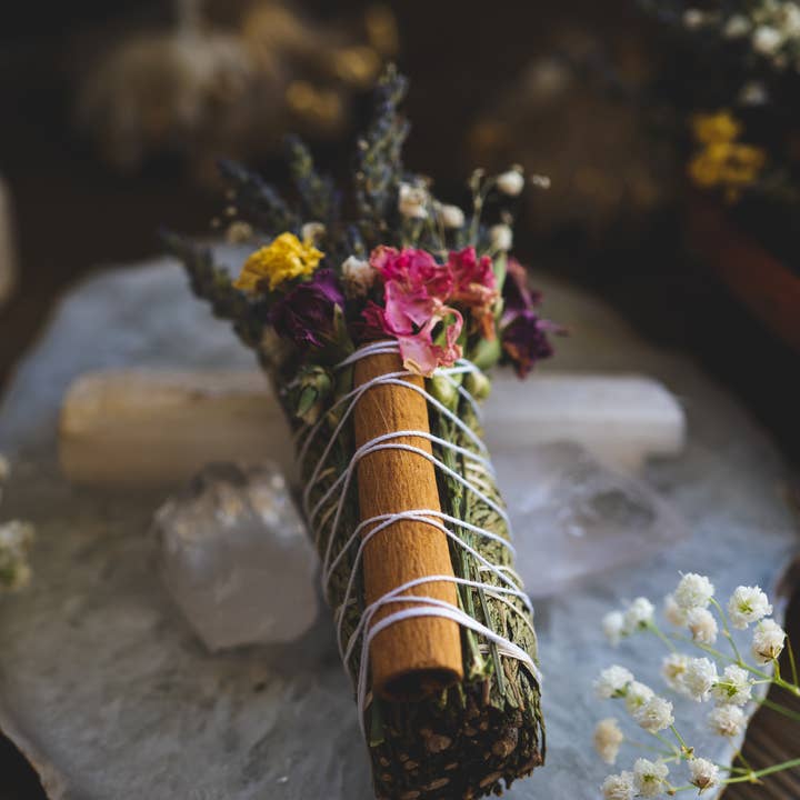 Cedar & Cinnamon Floral Bundles - No White Sage for wholesale by Yolia Botanica