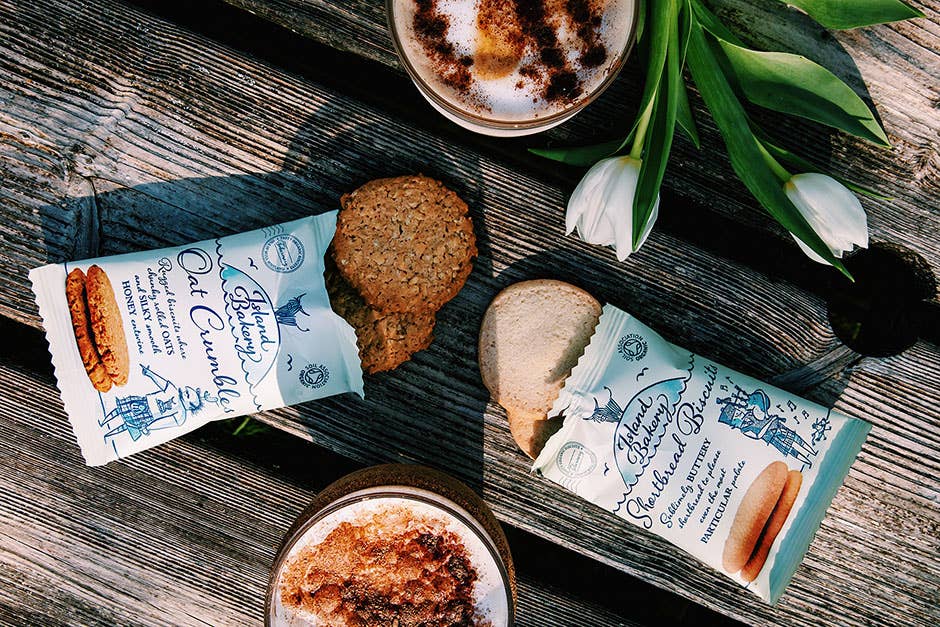 Island Bakery Organics – wholesale Biscuit – Oat Crumbles 2 pack1