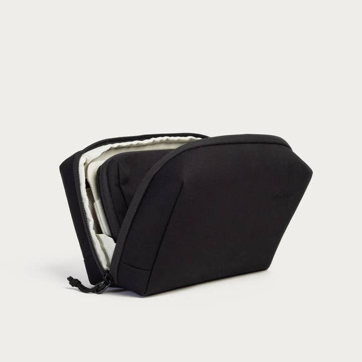 Moment - Wholesale Pouch - Unisex - Moment Everything Tech Organizer