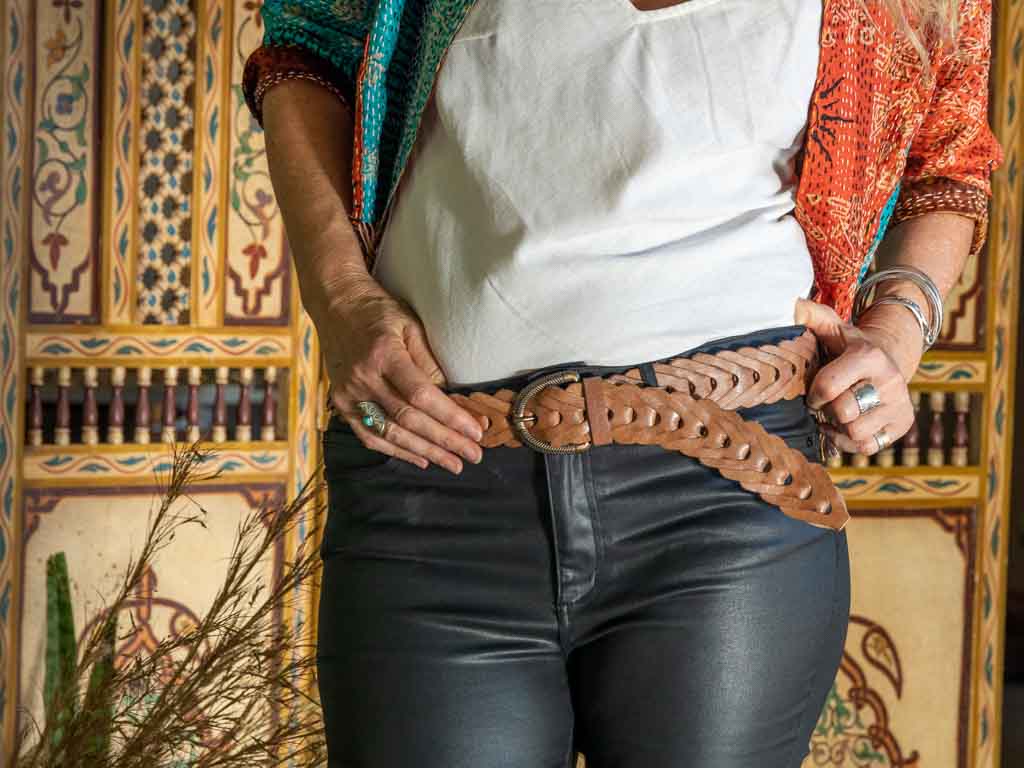 TABOO FASHION – wholesale Belt – Women's – Cobra Chain Leather Belt/Horseshoe 6