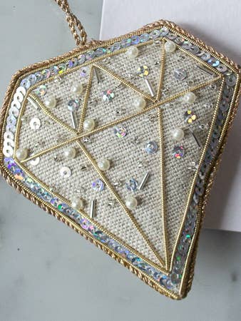 Handgefertigtes weihnachtliches Verlobungsornament für den Großhandel von Katie Larmour Linen