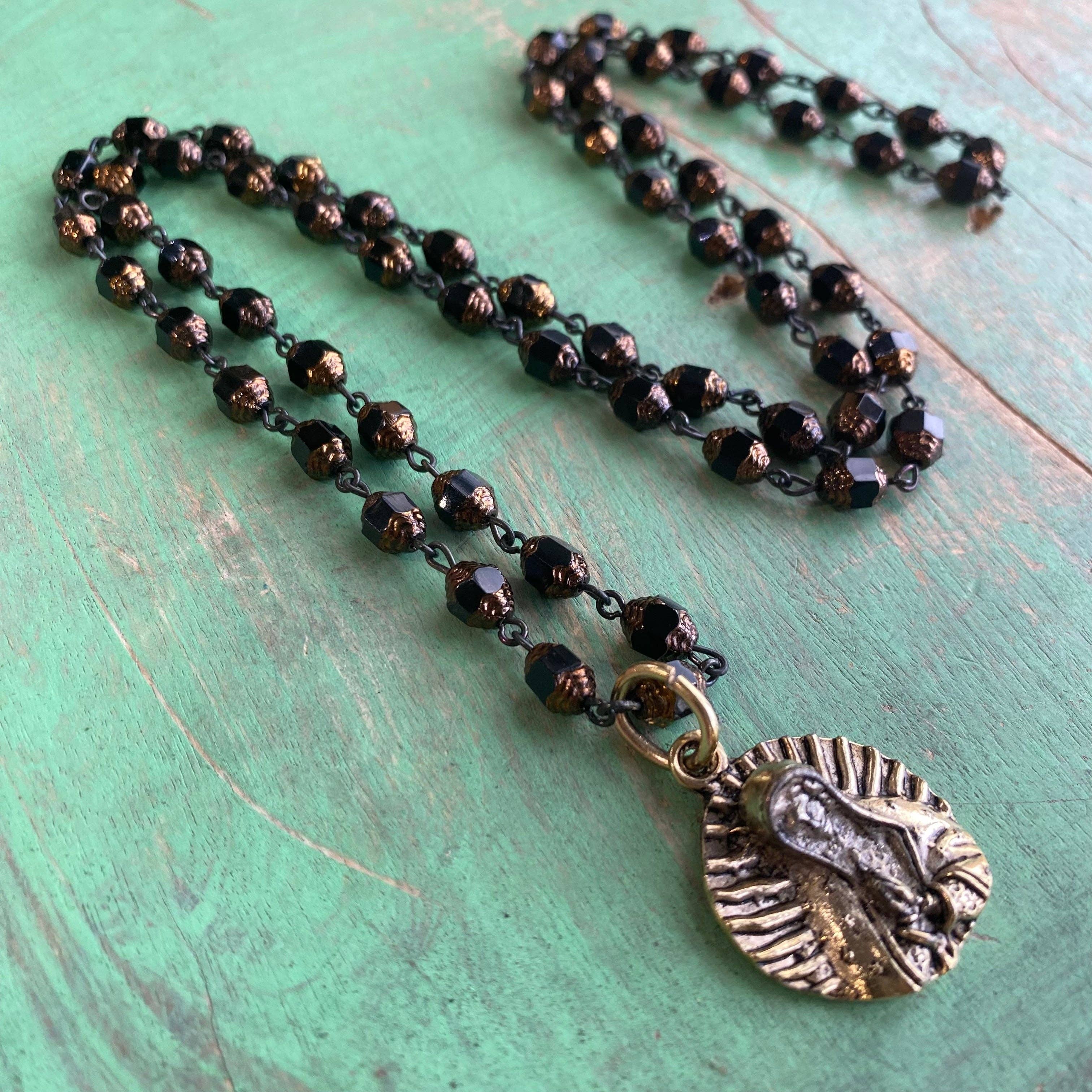 Love and Honor Jesus LLC - Wholesale Halskettinghanger - Bruine Tsjechische OLG-ketting1