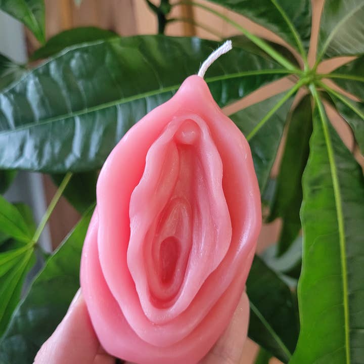 Radiant Angel Candle Co - Vente Bougies originales - Bougie Vulve, Le Chemin Sacré, Yoni, Cire d'abeille1