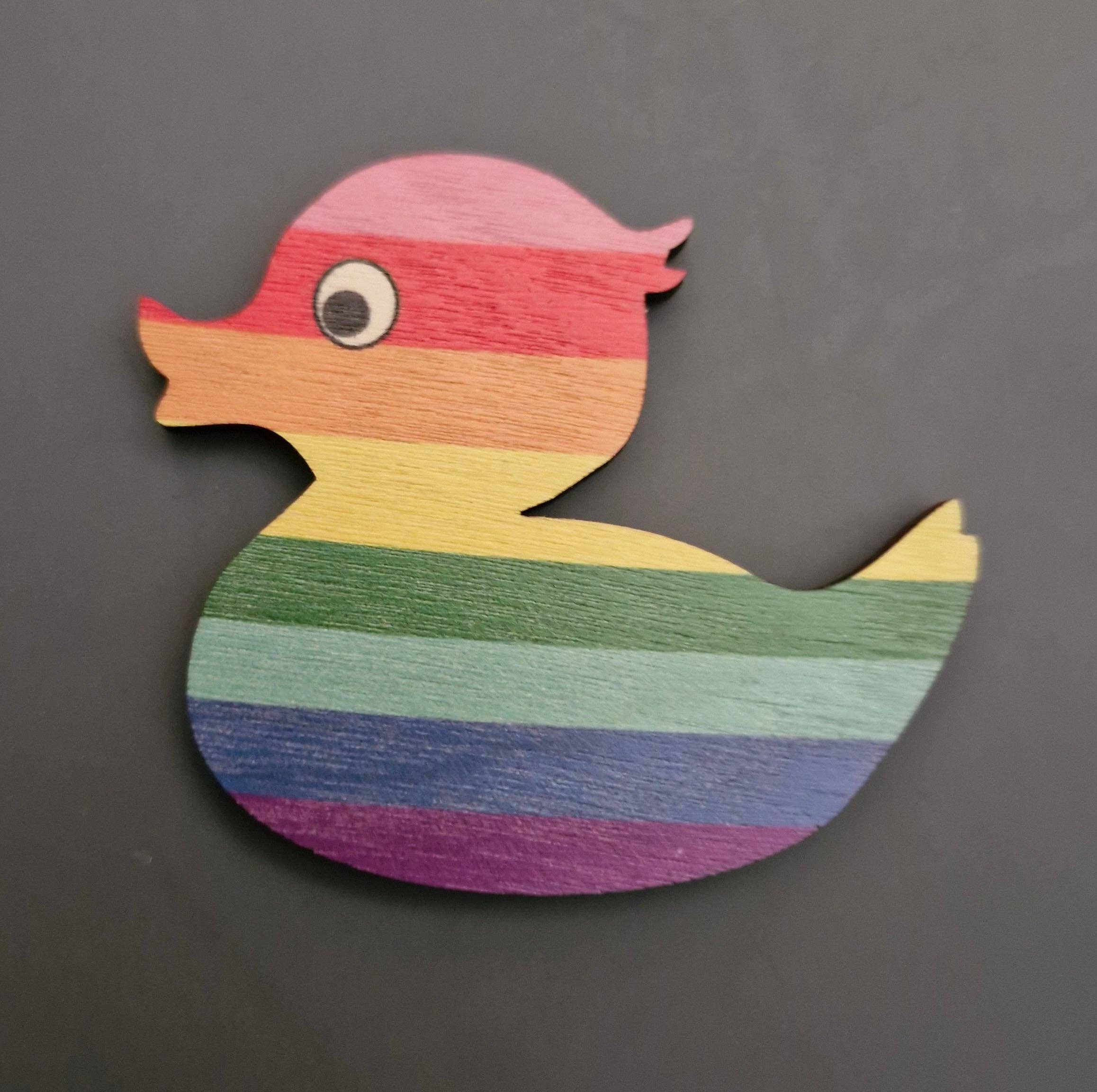 Dukki Gifts – wholesale Magnet – Pride flag duck shaped LGBTQIA+ wooden fridge magnets10