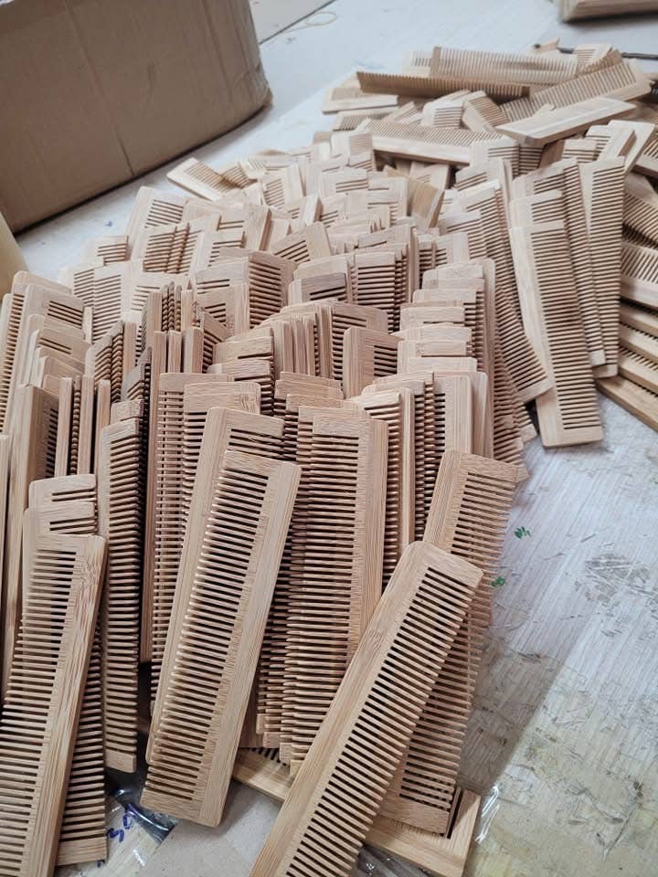 Tonkin Handicraft - Wholesale Hair Brush/Comb - Personalized Bamboo Comb2