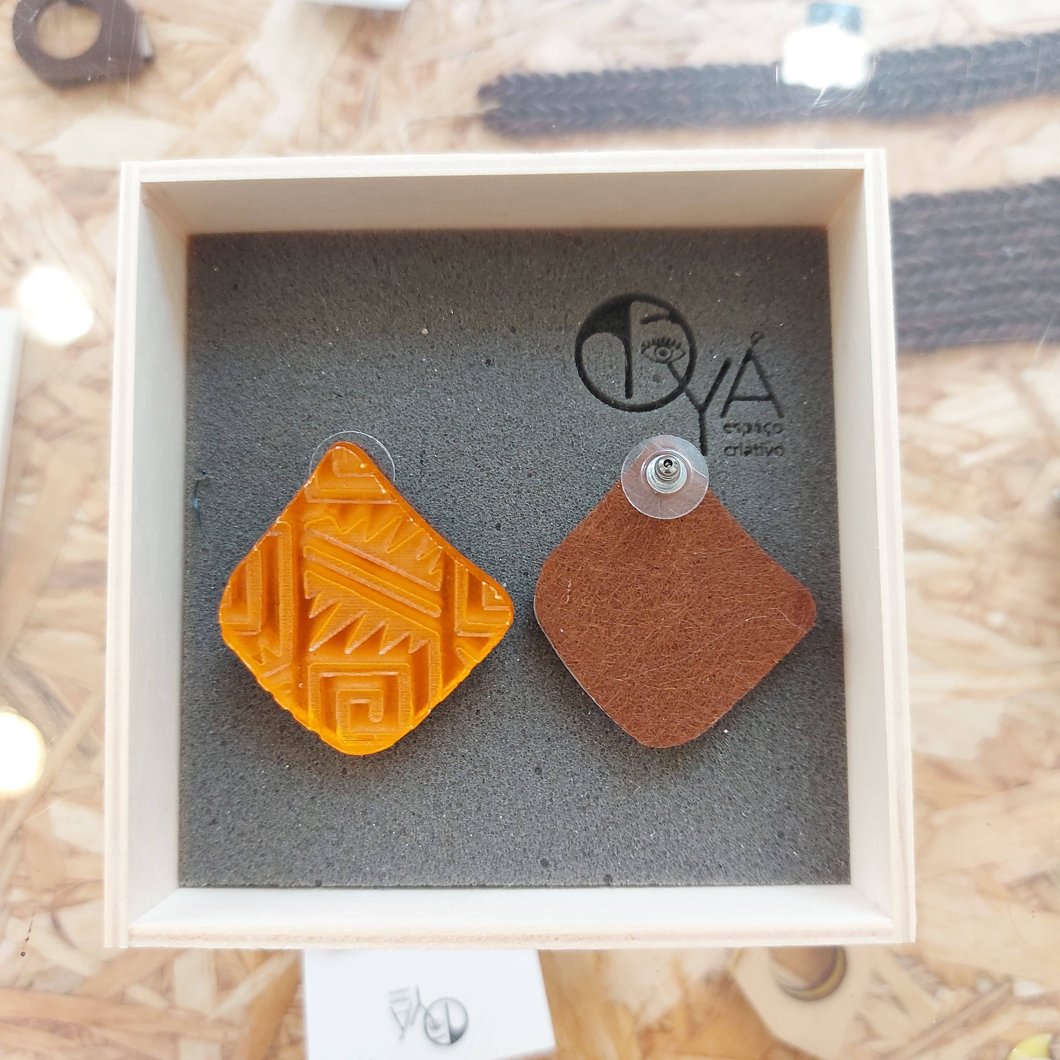 Oyá Espaço Criativo - Vente Boucles d'oreilles pendantes - Boucle d'oreille tribale Oranje1