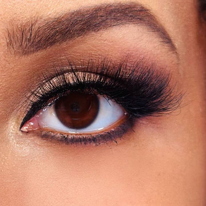 NATALIE MINK WIMPERN für den Großhandel von Sydoni Skincare and Beauty, Inc.