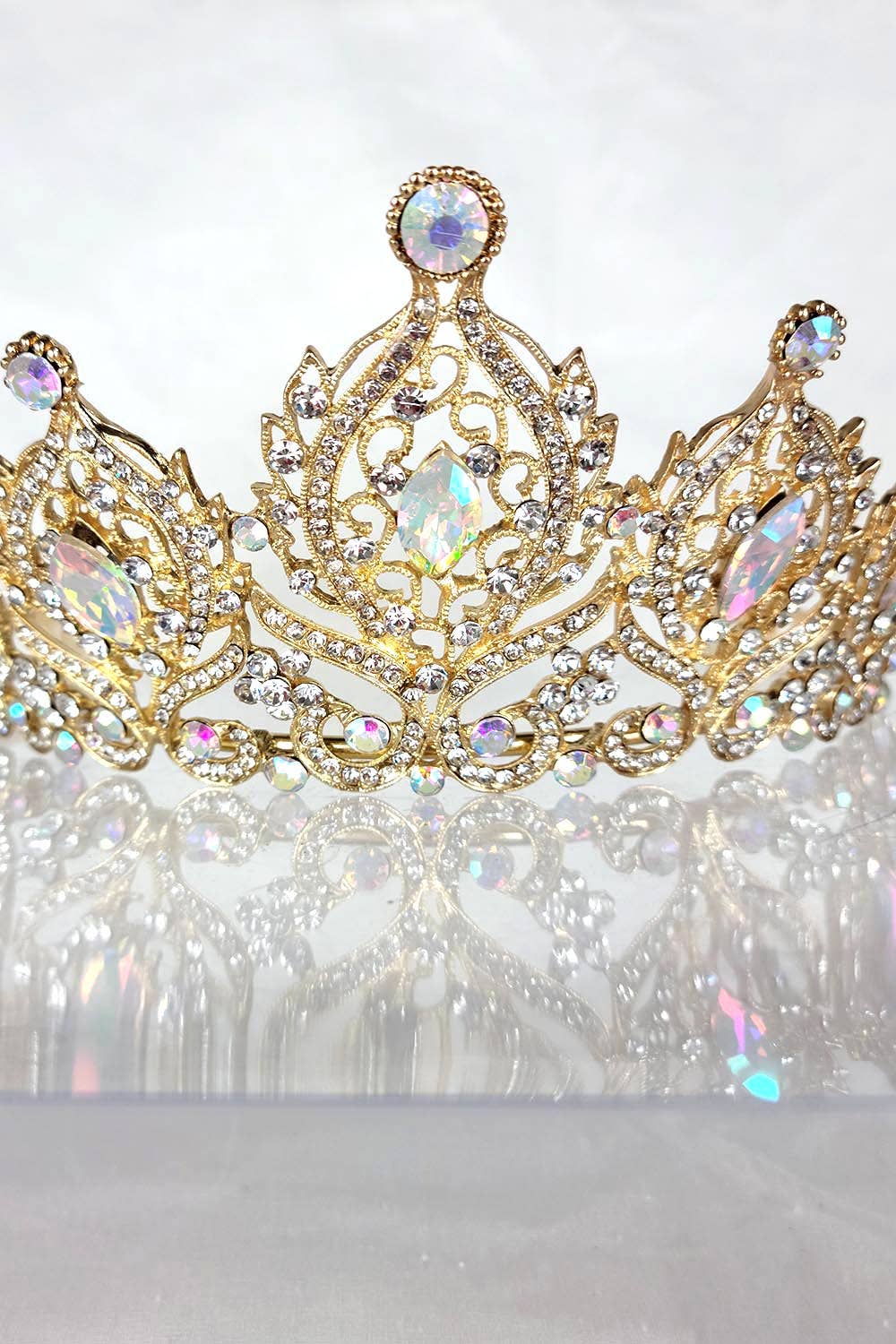 Chicas - Wholesale Tiara - Women's - One Size Fits All Tiara With Jewels HT93311