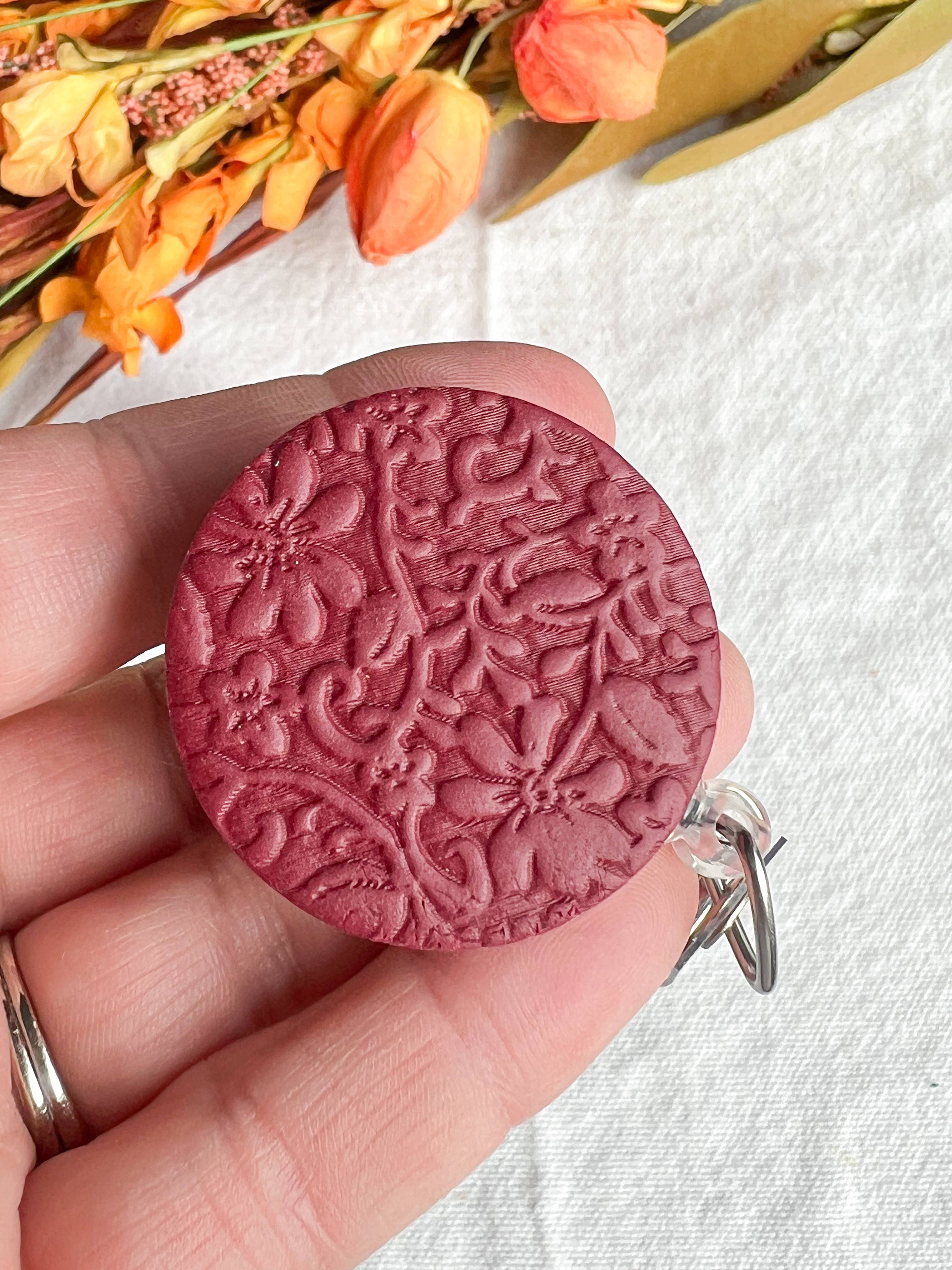 Morning Dew Designs - Vente Accessoire de badge – femme - Badges d'identification pour infirmières/enseignantes en argile polymère texturée et colorée10