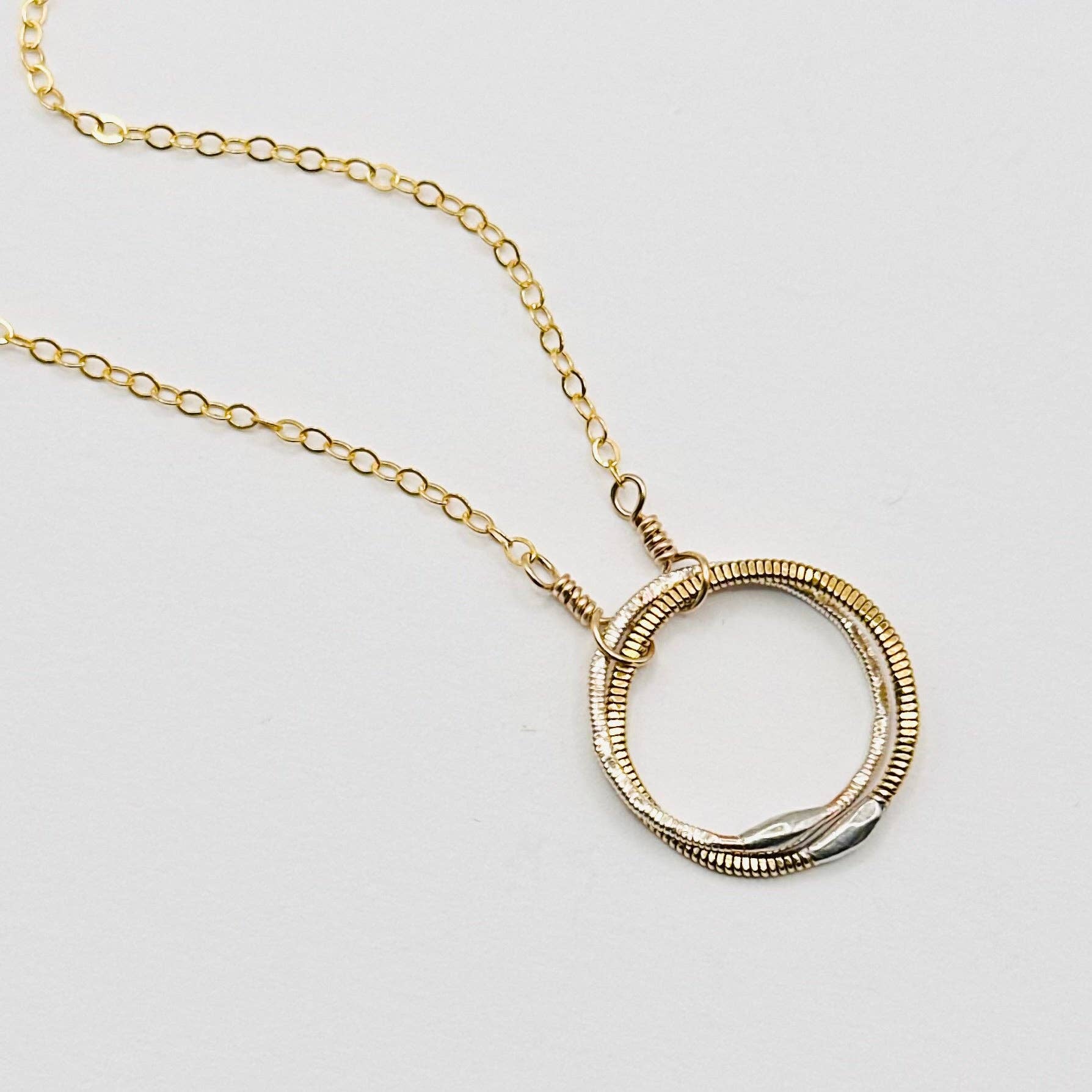 Middle Sister Designs - Wholesale Pendant/Charm Necklace - Double Interlocking Circle Necklace2