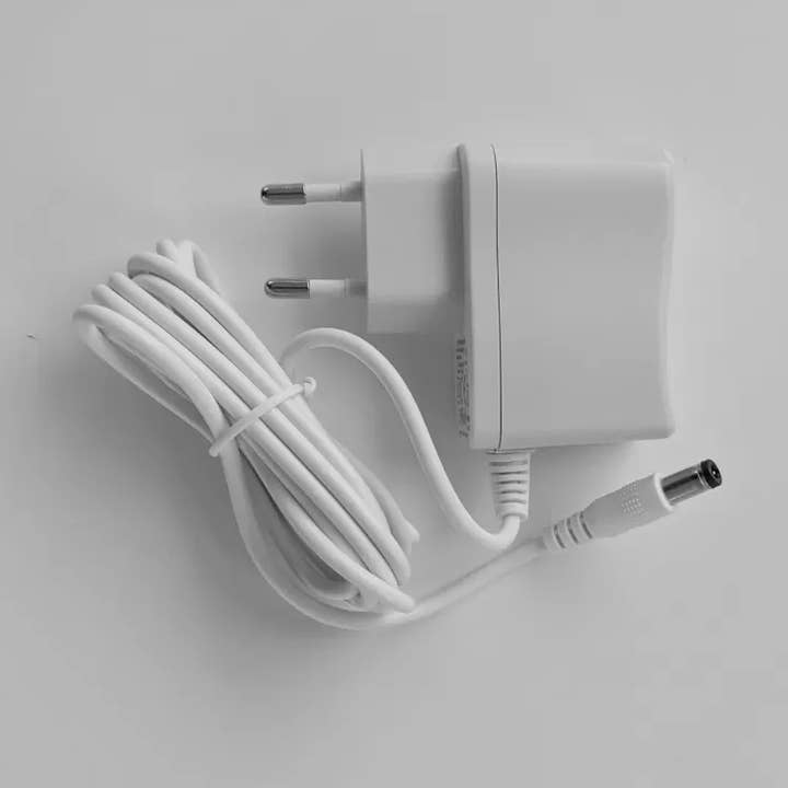 White adapter for ONA, BO, SIMPLIA, OLIA for wholesale by INNOBIZ