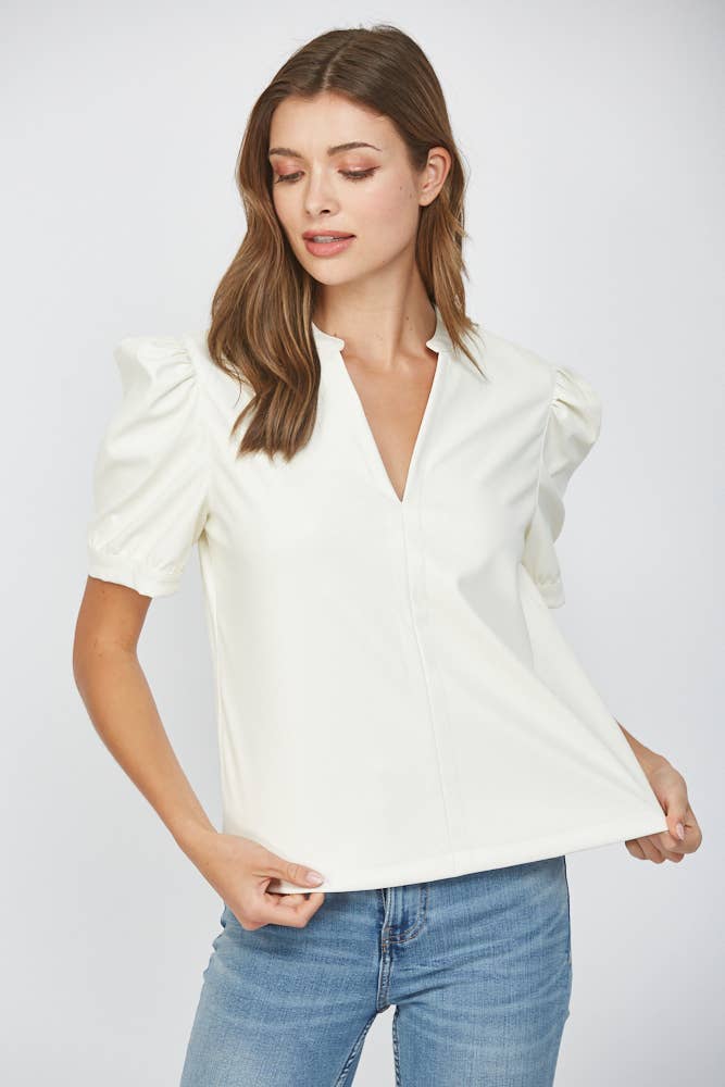 FATE – Blusa - Mulher por atacado – TOP DE IMITAÇÃO DE CABEDAL COM DECOTE DIVIDIDO FT2537410