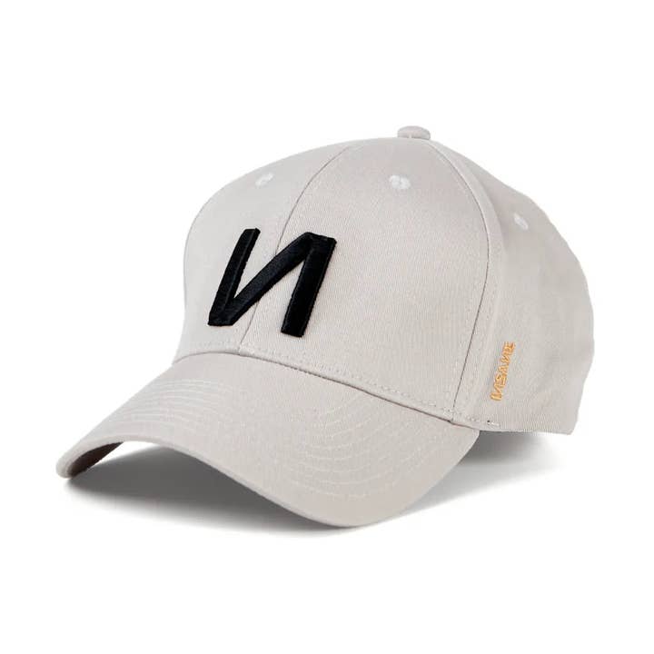 GORRA INSANE BASEBALL LIGHT GREY LOGO N BORDADO NEGRO para venta al por mayor de INSANE