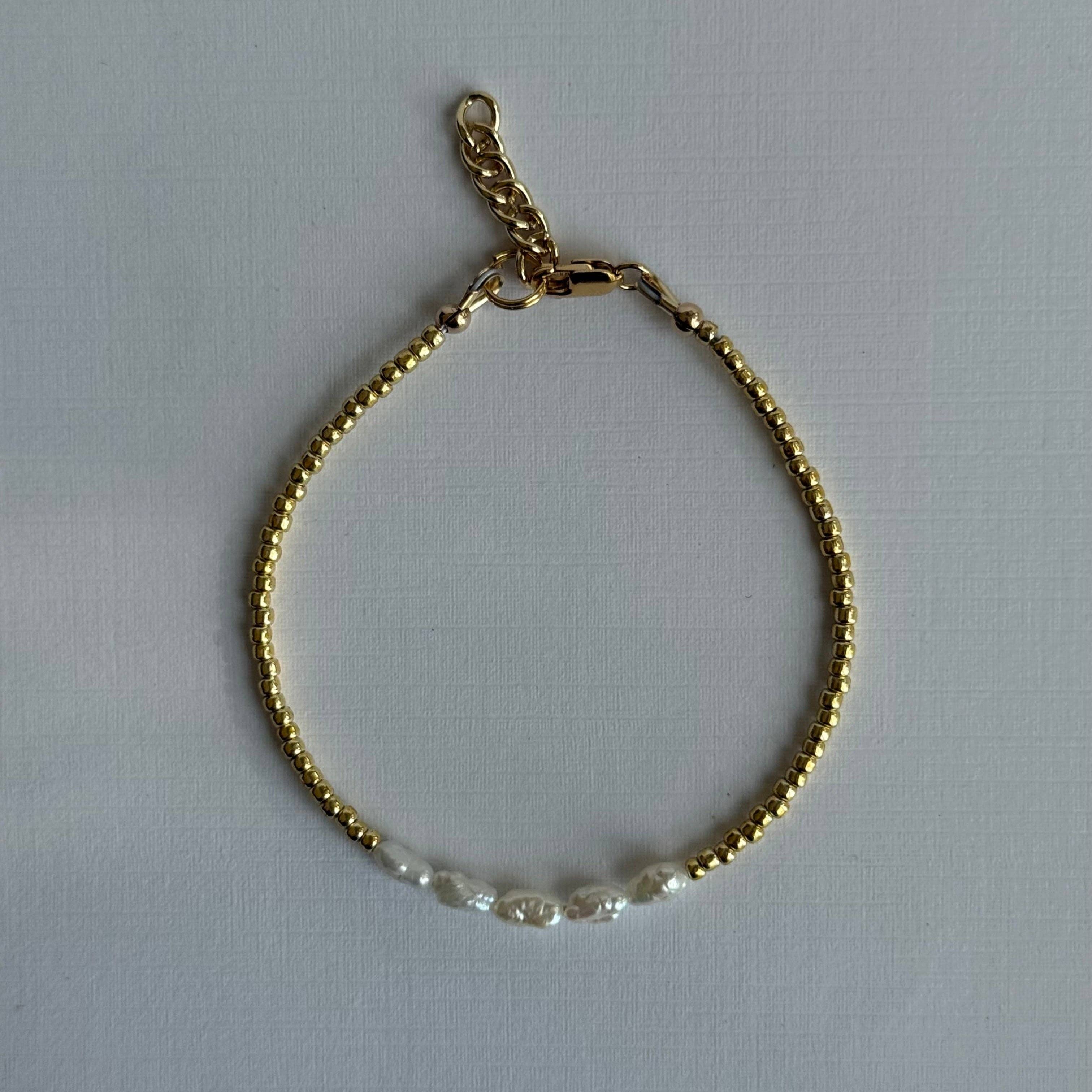 i said oui – wholesale Beaded bracelet – Vintage Pearl & Gold Strand7