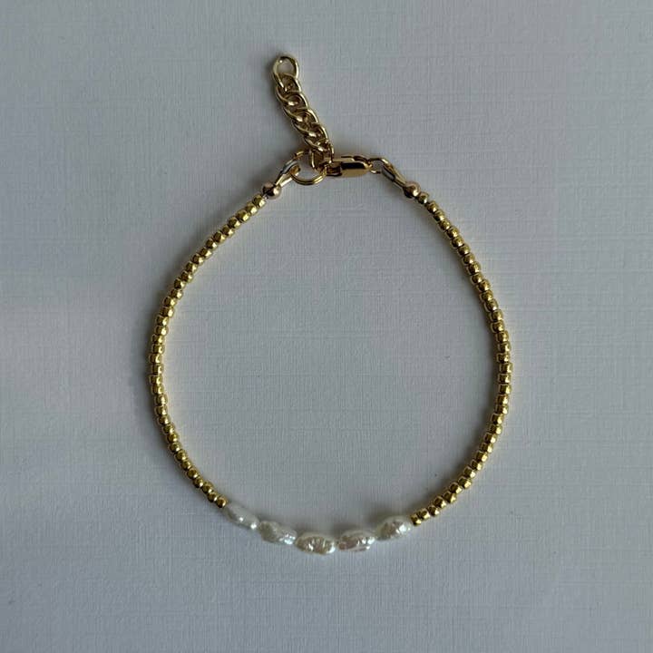 i said oui – wholesale Beaded bracelet – Vintage Pearl & Gold Strand7