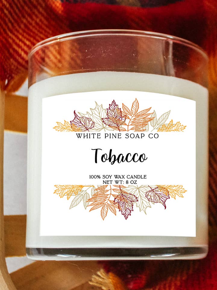 Candela in cera di soia da 8 once al tabacco per la vendita all'ingrosso da parte di White Pine Soap Company