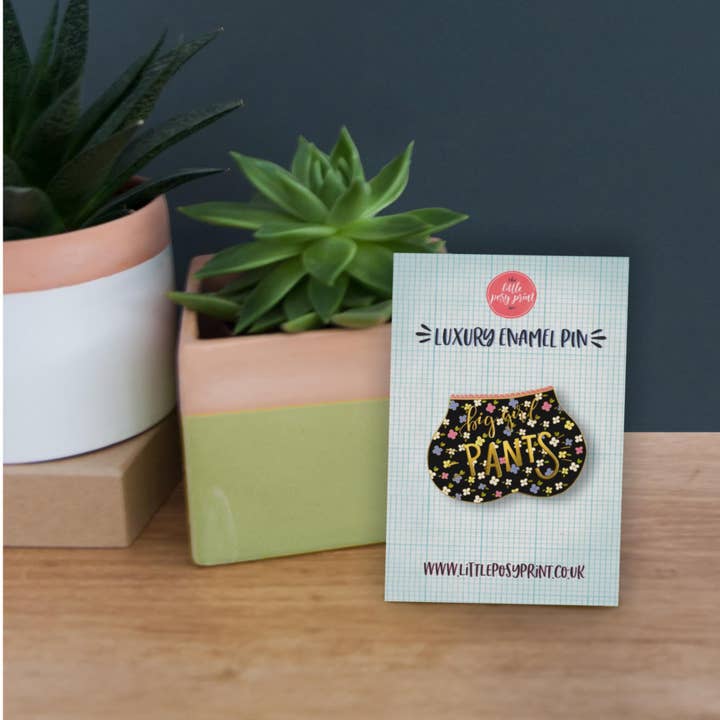 Grote meisjes broek luxe emaille pin voor wholesale door The Little Posy Print Company