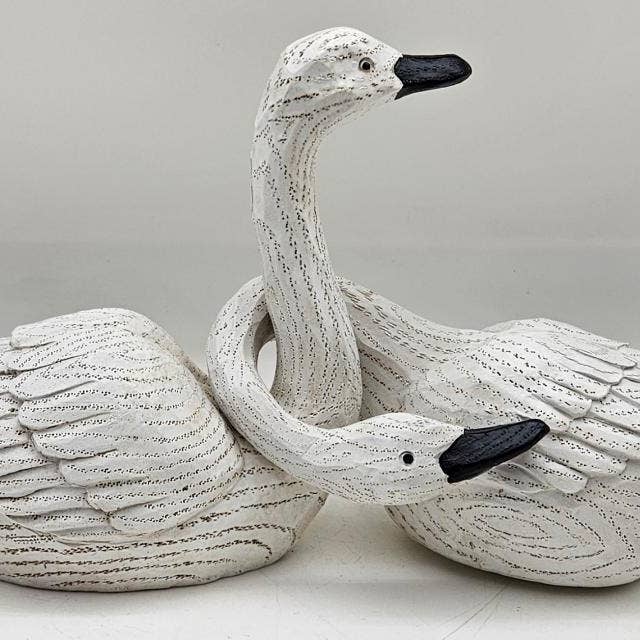 Schwanenfigur - Doppelschwan kleine Größe für den Großhandel von Green Pastures Wholesale
