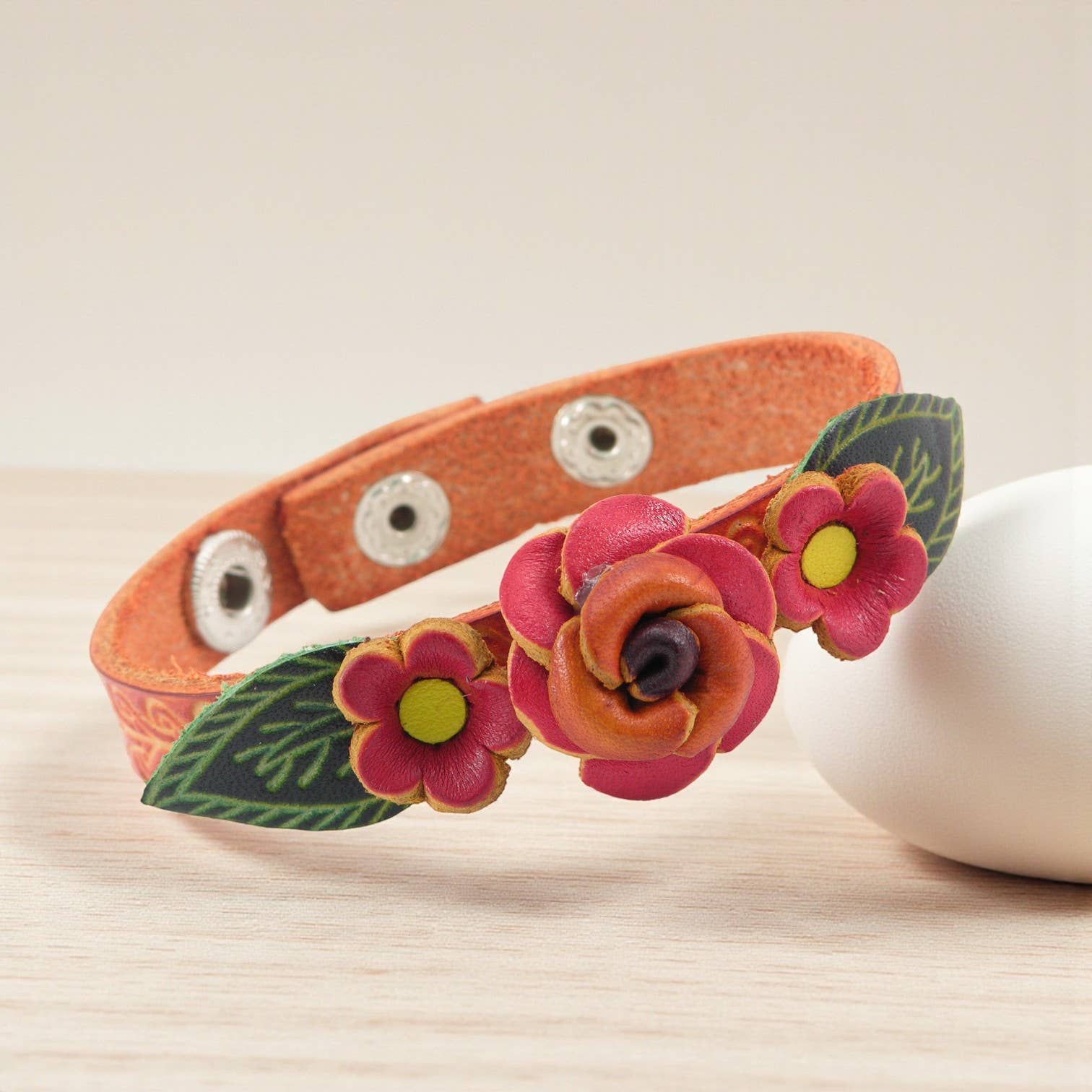 Sunflower Handmade leather inc - Wholesale Bangle Bracelet - Handmade Leather Flower Bracelet - BR0152