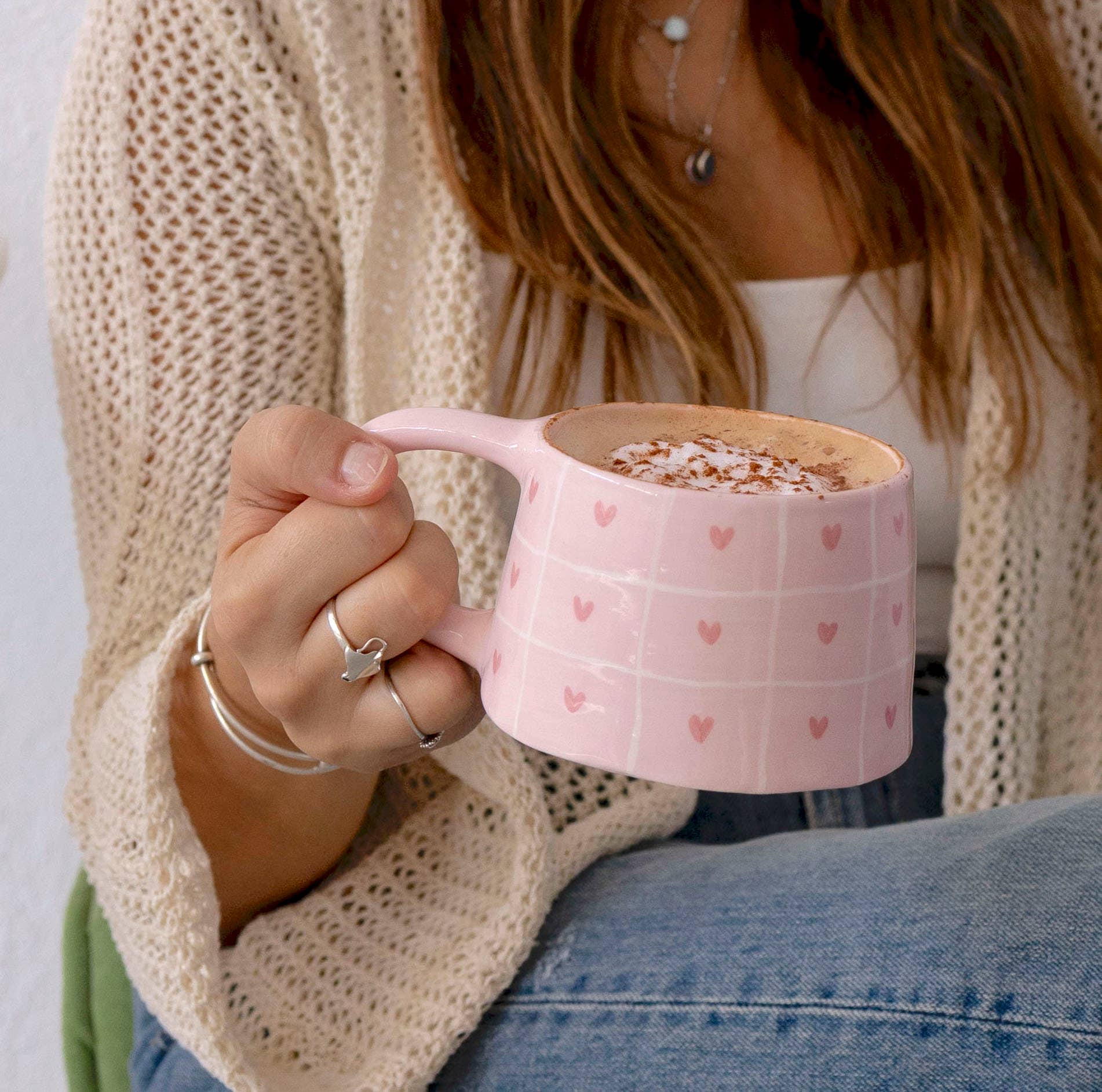 Pipa and Happy - Wholesale Coffee Mug - Mary Mug – Handmade Ceramic Cup with Hearts & Checks 400ml1