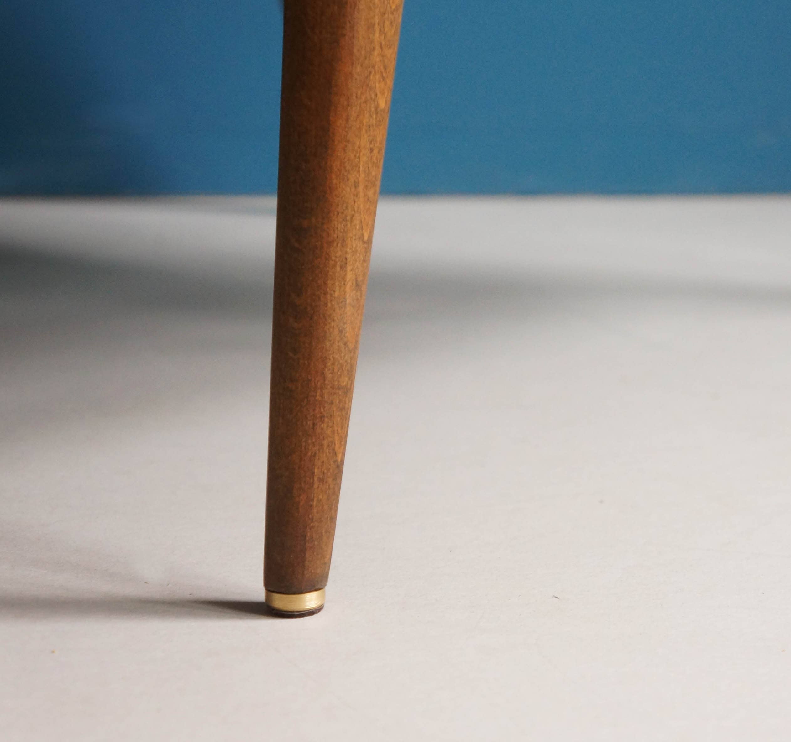 Workshop of Forms - Vendita all'ingrosso Sedie - Poltrona vintage metà secolo con finiture in ottone, grafite6