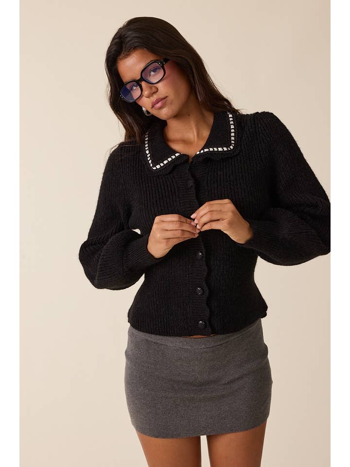 Sky to Moon - Vente Pull en maille – femme - PULL EN MAILLE AVEC COL EN POINTE DE DENTELLE ET NŒUD AU DOS