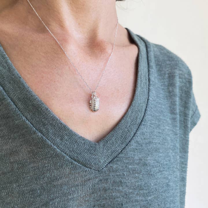 Blue Dot Jewelry - Wholesale Pendant/Charm Necklace - Silver Roly Poly Necklace