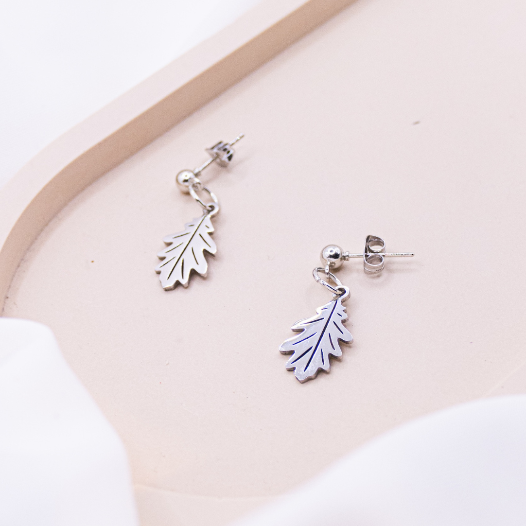 Tilda&Theo - Vendita all'ingrosso Orecchini pendenti - Orecchini a foglia di quercia in acciaio inossidabile argentato2