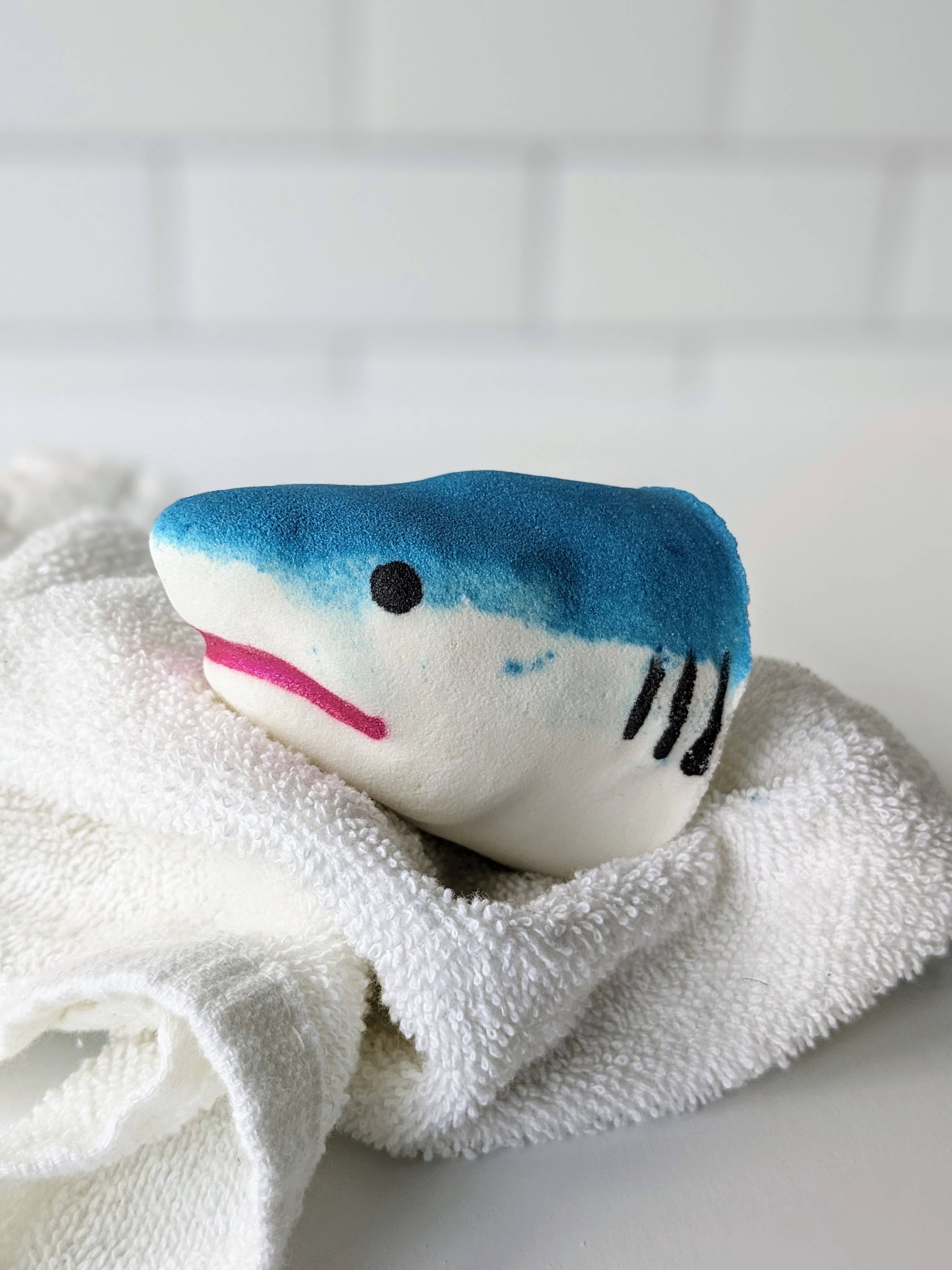 Beachy Bubbles Bath Co - Wholesale Bath Bomb/Fizz - Shark Attack Bath Bomb1