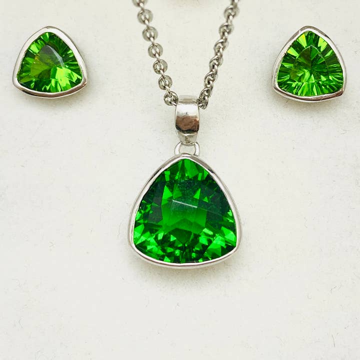 Twan Kee Jewelry – wholesale Individual charm/pendant – Mt St Helens Helenite Trillion Bezel Sterling Silver Pendant