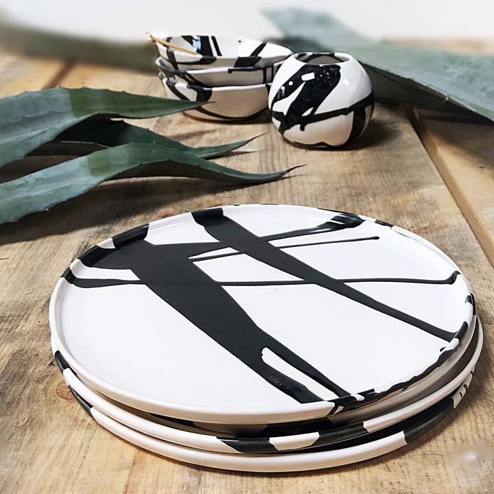 Urban Round Dinner Plate for wholesale by ALEX MARSHALL STUDIOS
