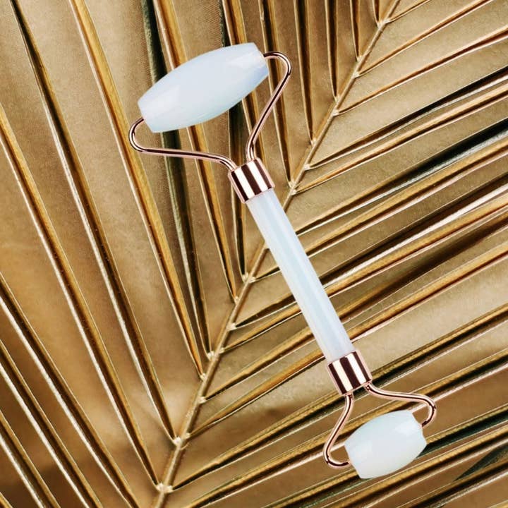 Rouleau facial opalite pour la vente par Moon & Ivy