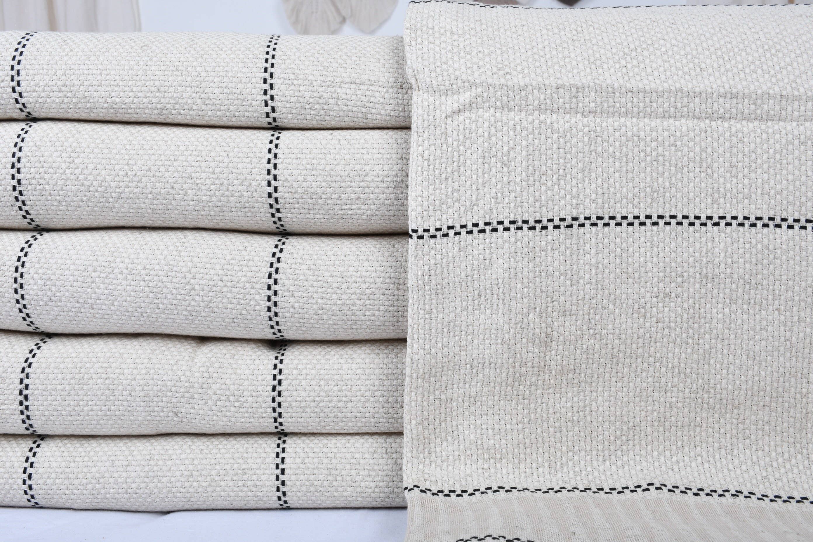 Organic Turkish Towels – wholesale Throw blanket – Wedding Gift Blankets, Elegant Light Beige Striped Throw2