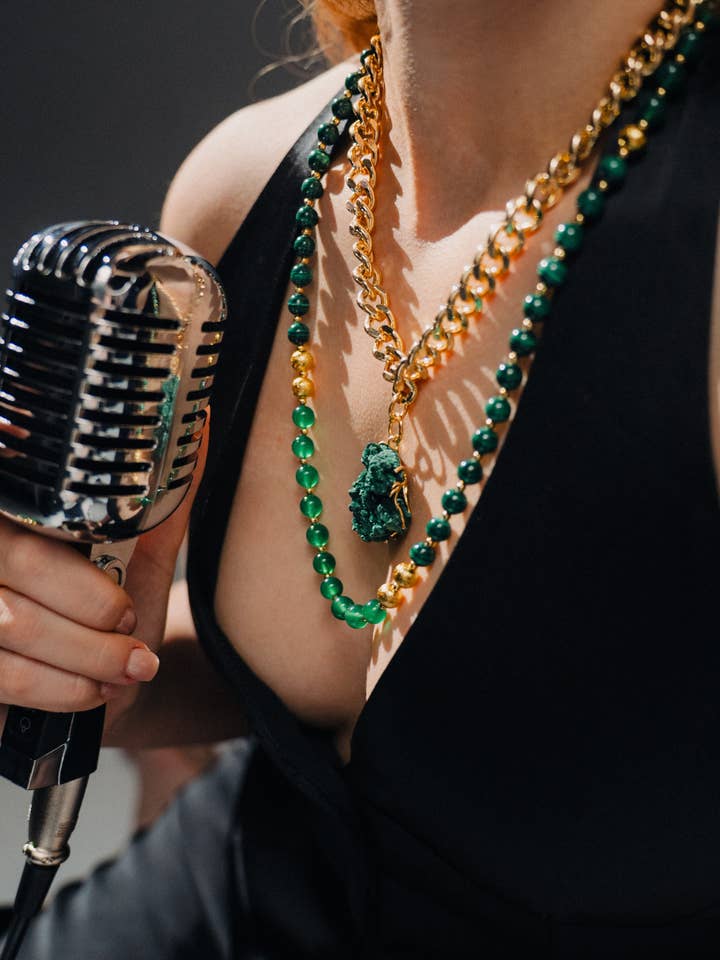Set di collana in malachite dorata | Gioielleria maximalista dorata per la vendita all'ingrosso da parte di PHOEBE´S