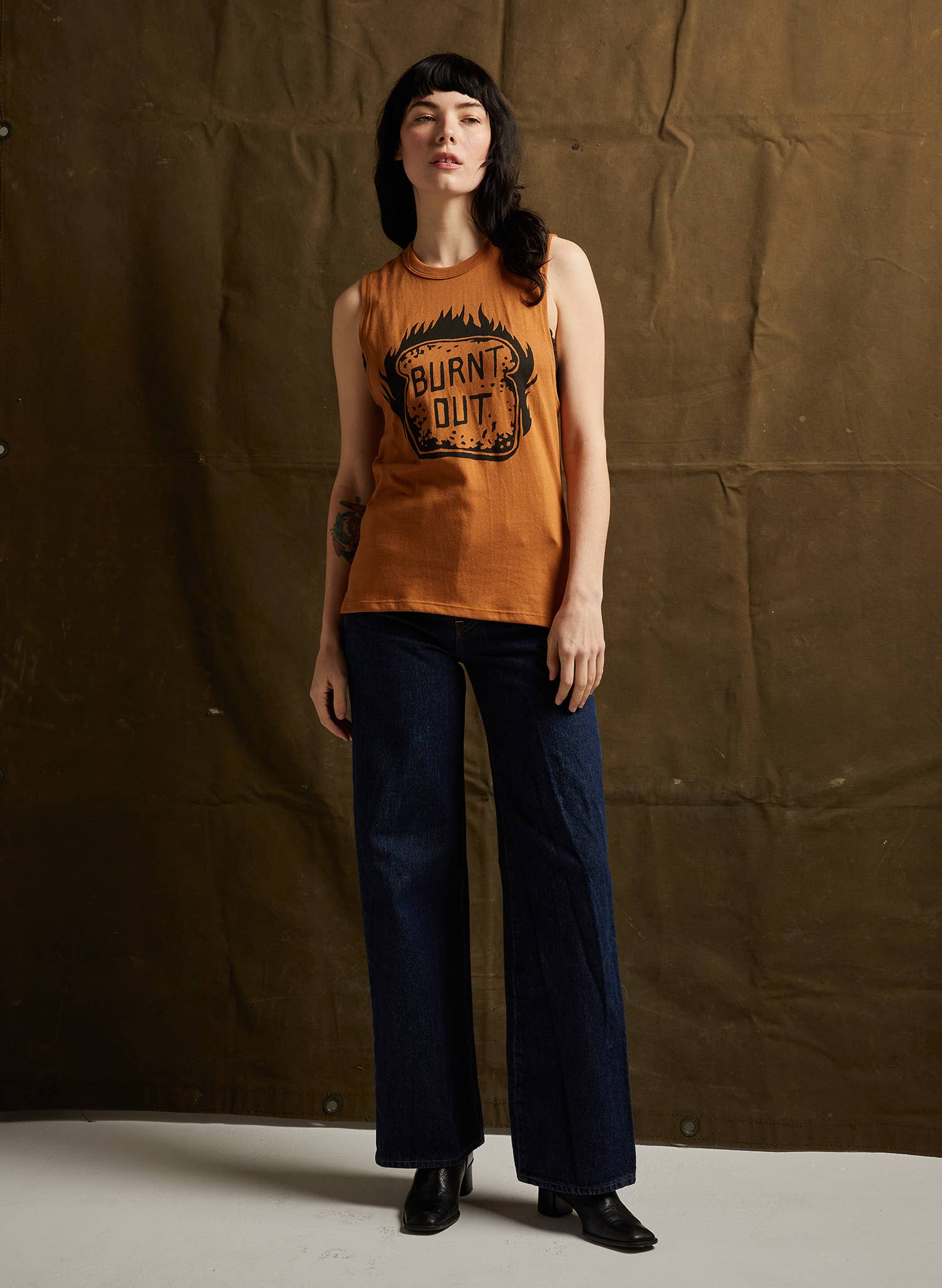 Pyknic – Engroshandel T-shirt med print - Dame – Brændt ud Muscle Tee2