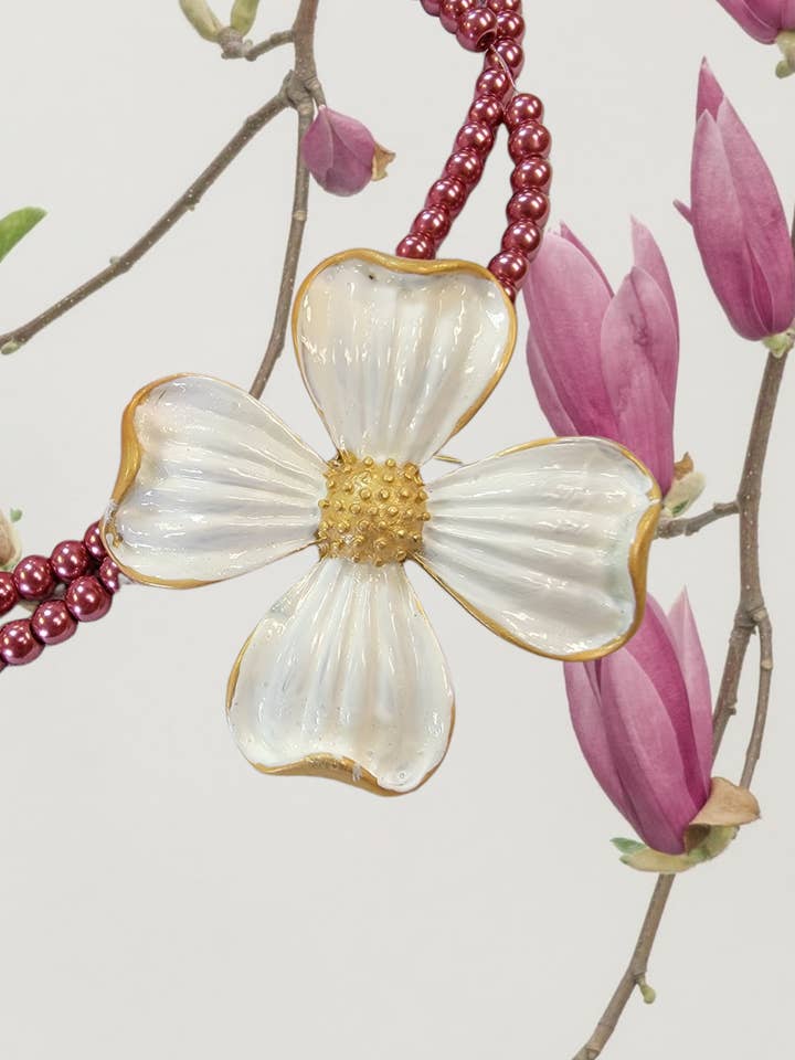 Handbeschilderde kornoelje bloem broche voor wholesale door Ciao Bella Jewelry Inc