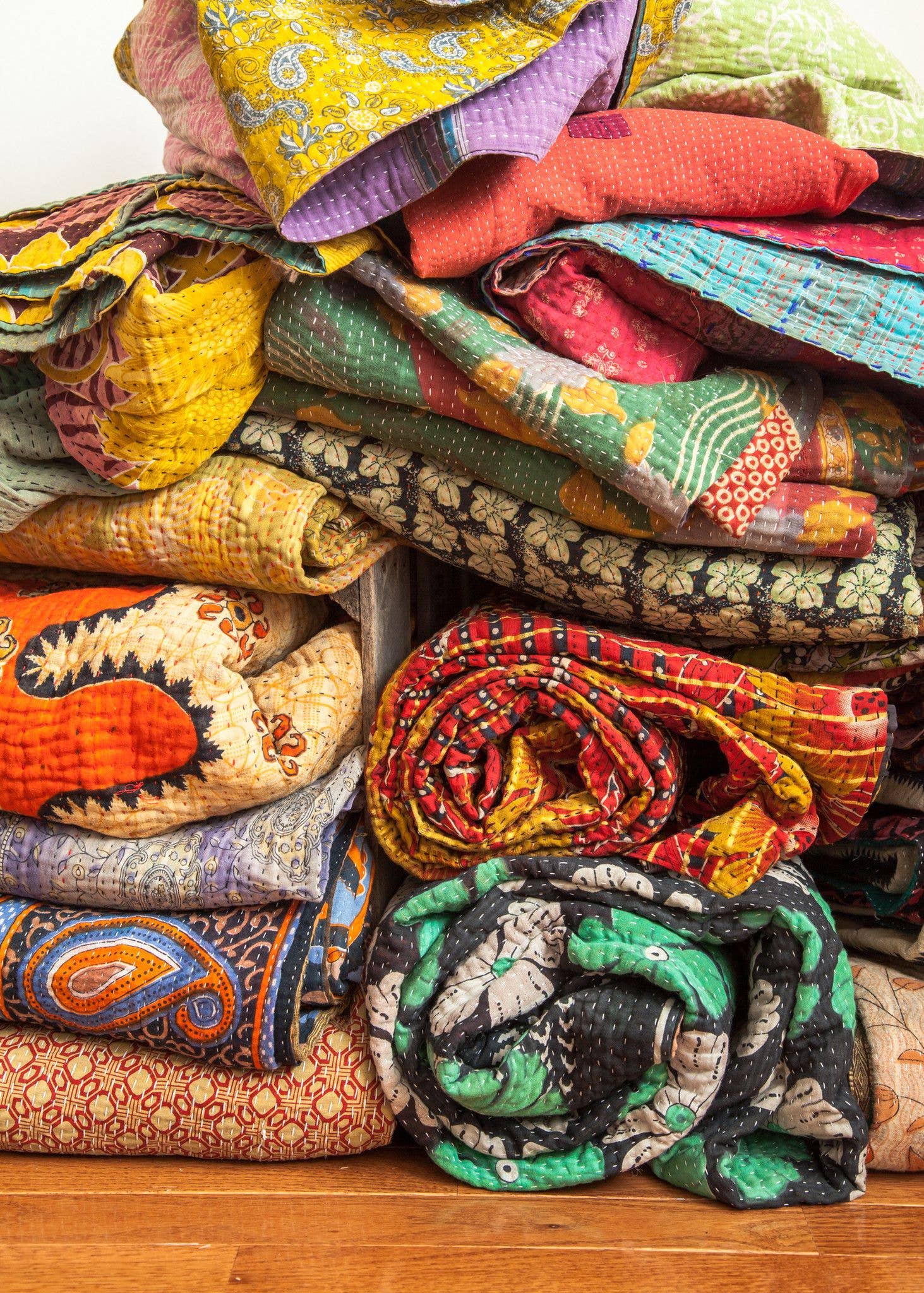 Meghcraft - Wholesale Quilt - Assorted Handmade Bohemian Kantha Hand Stitched Quilt Throw1