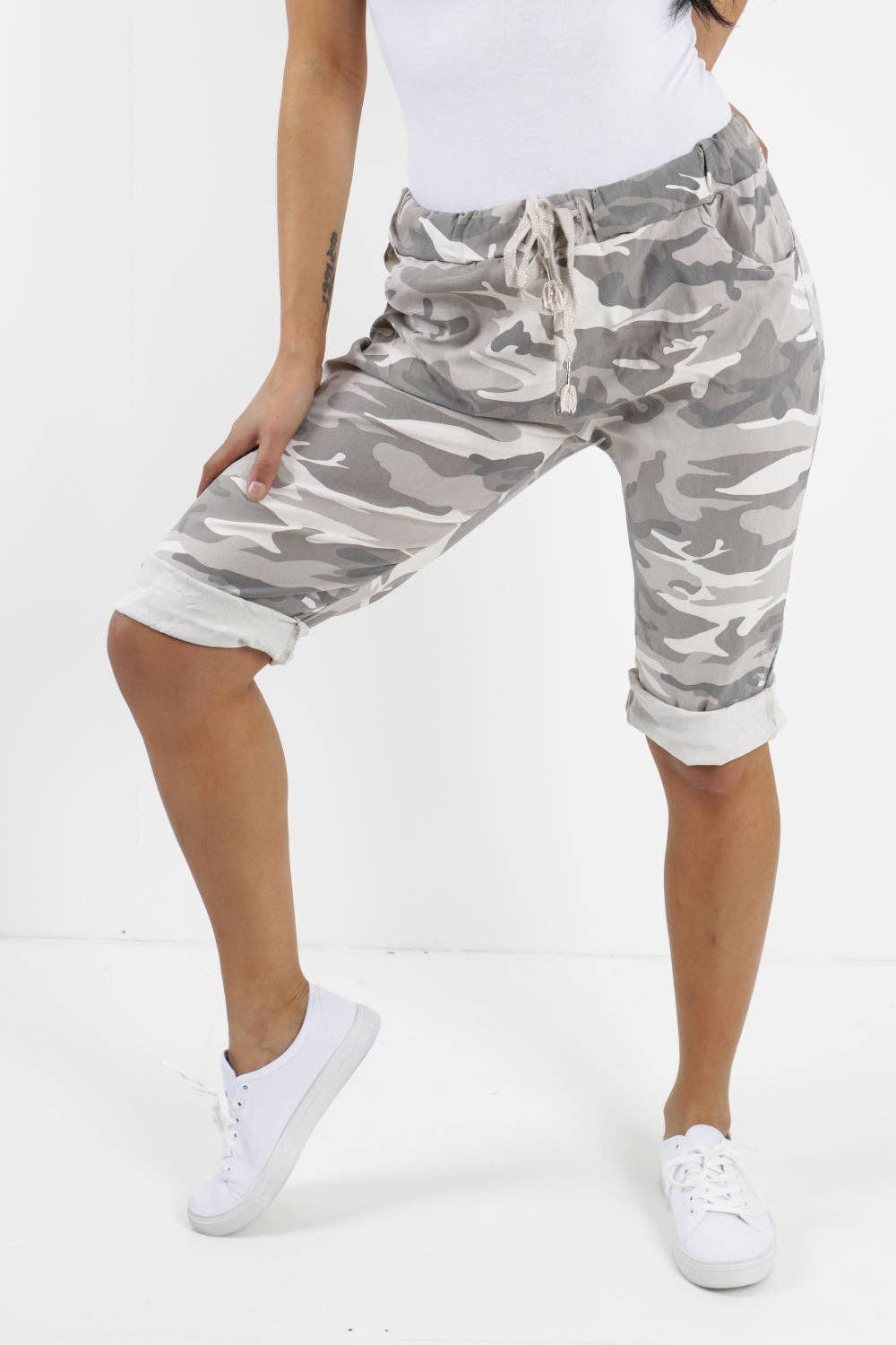Miss Bold – wholesale Shorts – Women’s – Italian Camouflage Magic Chino Shorts2