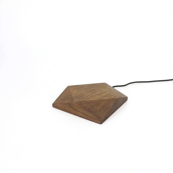 CHARGEUR SANS FIL GÉOMÉTRIQUE - Chêne Brun pour la vente par Chopzwood