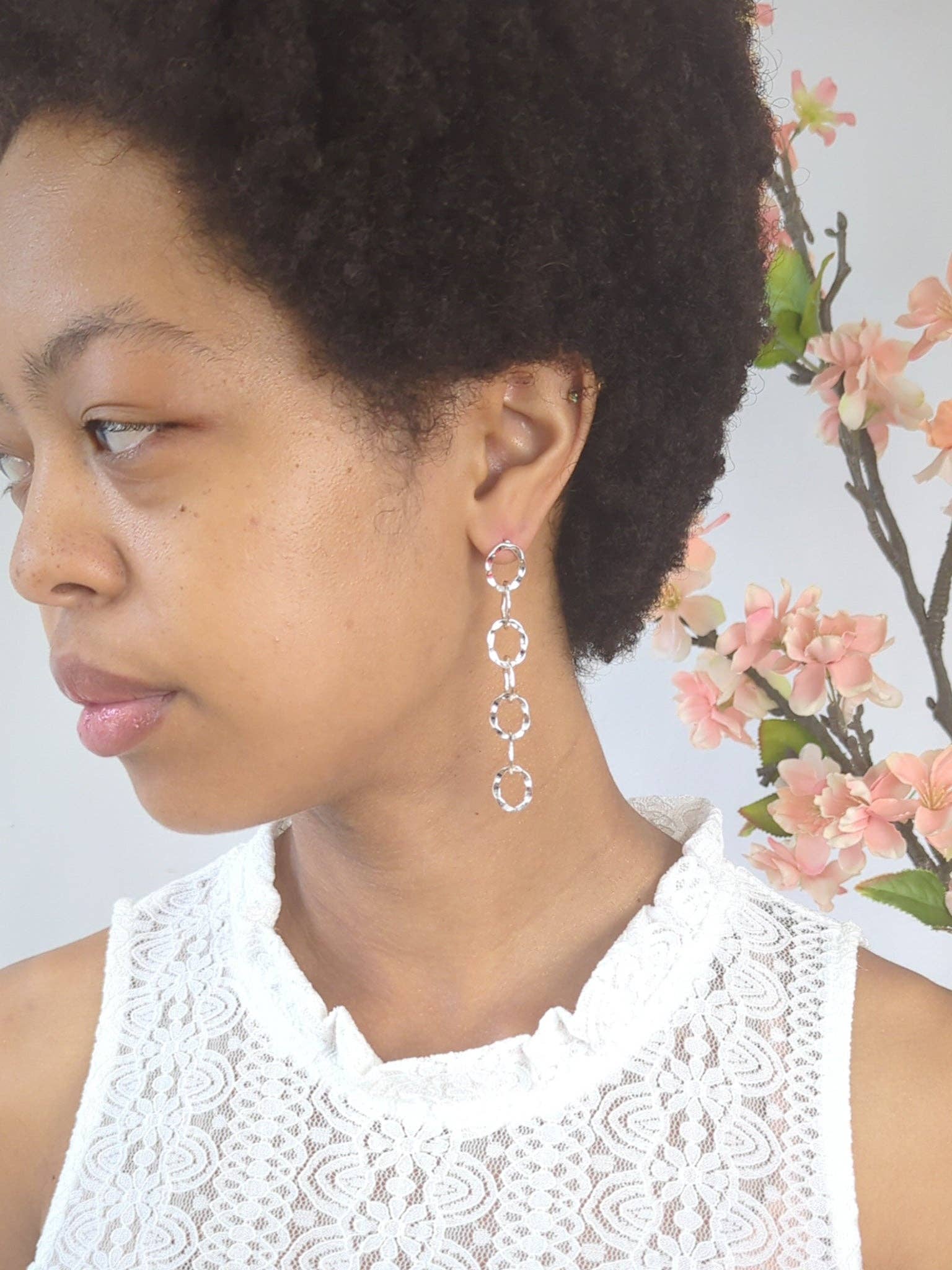 Ash & Rose – Großhandel Ohrhänger – Ohrringe mit organischen Kettengliedern2