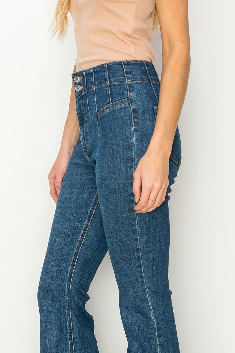 DONKER HOGE TAILLE MODERNE FLARE JEANS voor groothandel op Faire5