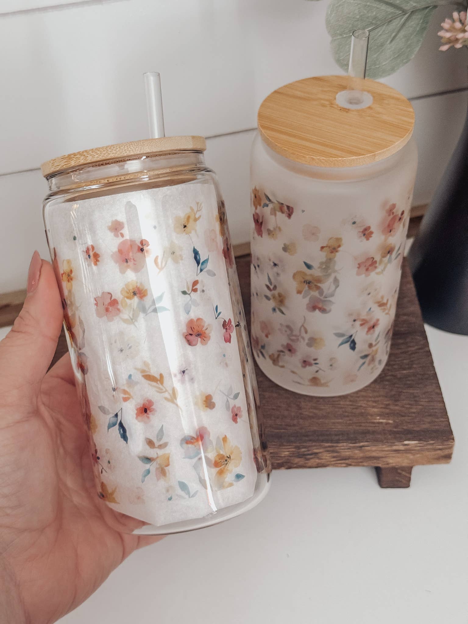 Emma K Designs - Wholesale Drinking Glass/Cup - Fall Blooms 16oz Glass Cup with Bamboo Lid0