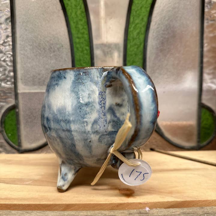 Carys Martin Ceramics - Wholesale Decorative Tabletop Object - Cauldron Crystal Cup – Goddess & Toadstools with Amethyst Cluster4