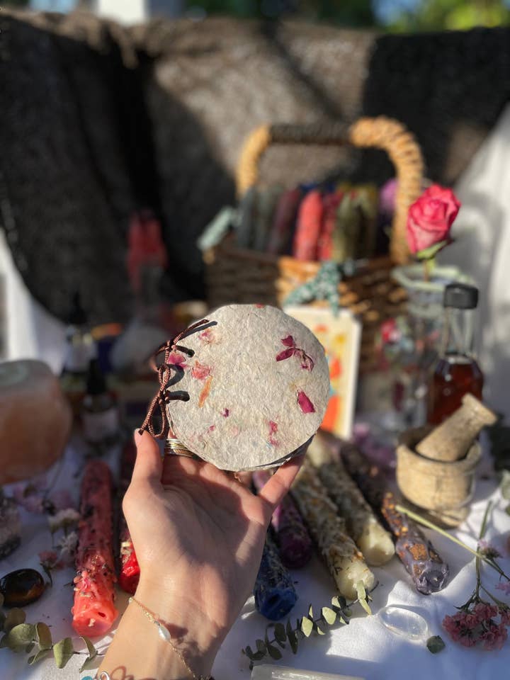 Grimorio de Pétalos de Rosa para venta al por mayor de Wholesomeology