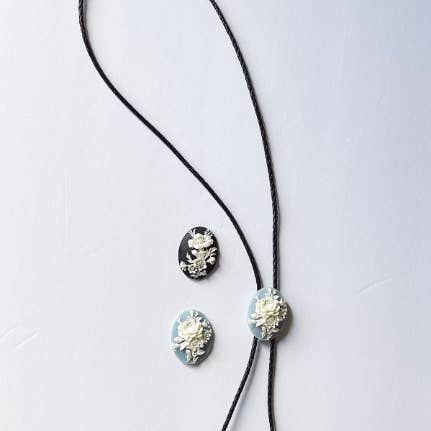 Suspend.It - Vendita all'ingrosso Collana con ciondolo/pendaglio - Cravatta Cameo Bullet Bolo in resina